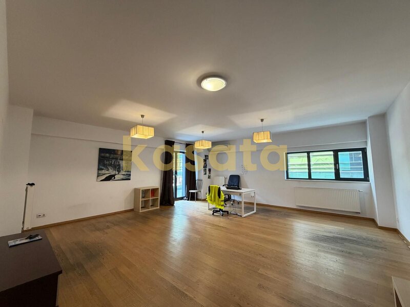 Zona de Nord, Complex Upground, apartament 3 camere de vanzare.